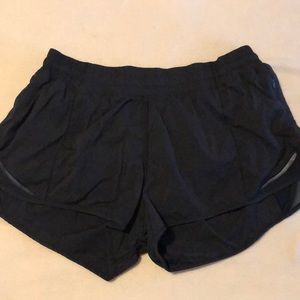 Lululemon Hotty Hot Shorts 2.5” Sz 8